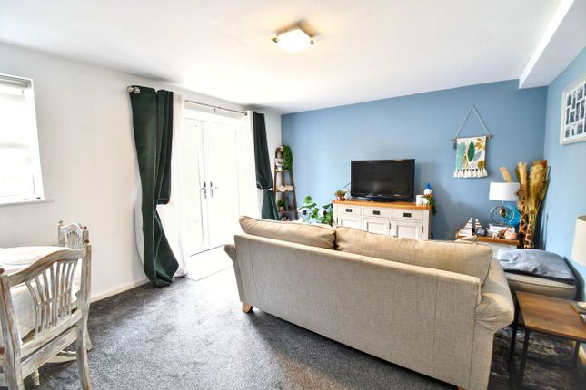 Flat 2, 106, High Street, Bedford photo 4