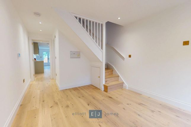 19, North End, Buckhurst Hill photo 2