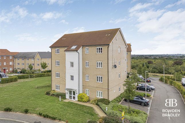 15 Blackthorn House, Chigwell photo 3