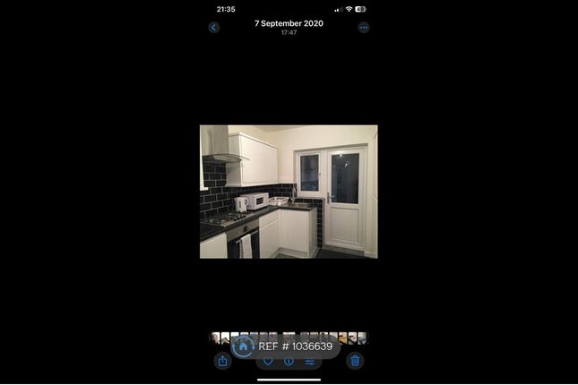 Bradshaw Cottages, Repton St, London photo 5
