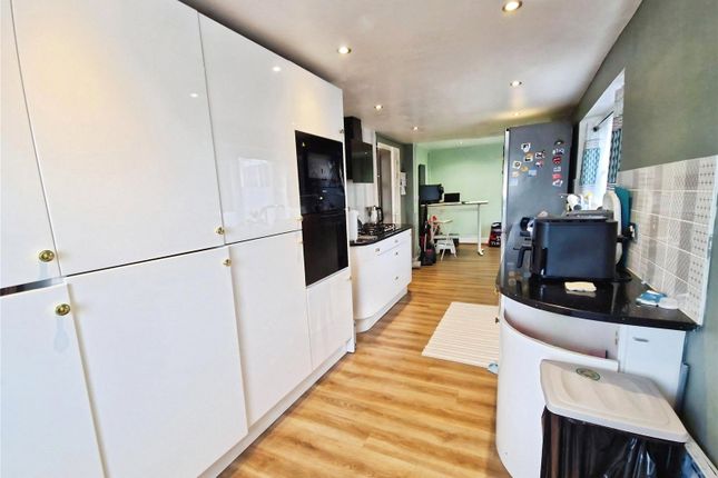 2, Wesley Street, Manchester photo 3