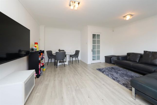 41, Thrush Green, Harrow photo 3