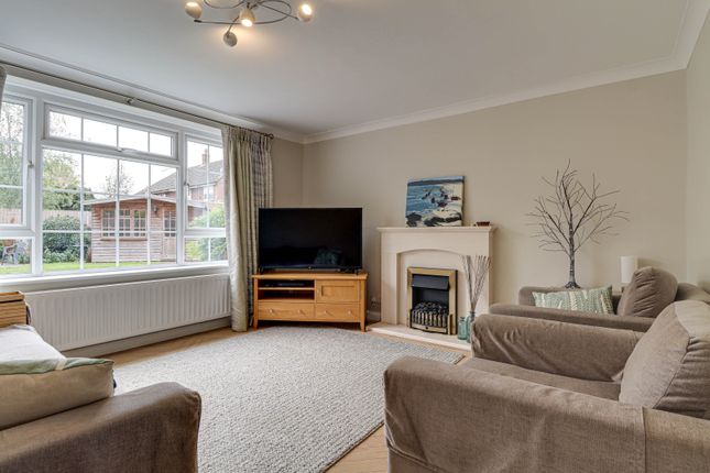 69, Langley Grove, St. Albans photo 2