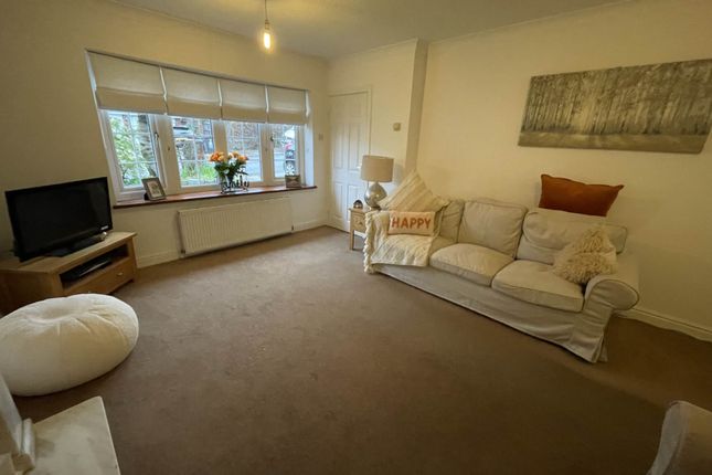 1, Lincoln Close, Ashton Under Lyne photo 4