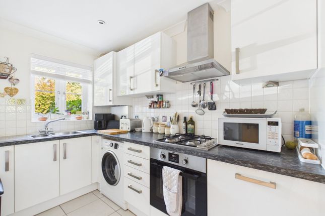 18, Sheer Croft, Buckinghamshire photo 4