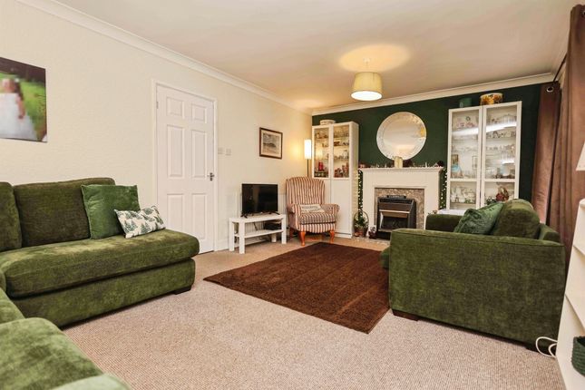 8, Acres Road, Brierley Hill photo 3