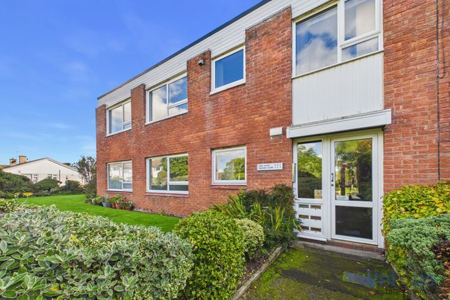 1-bed flat on Waddington Court, Lytham St. Annes, £80,000