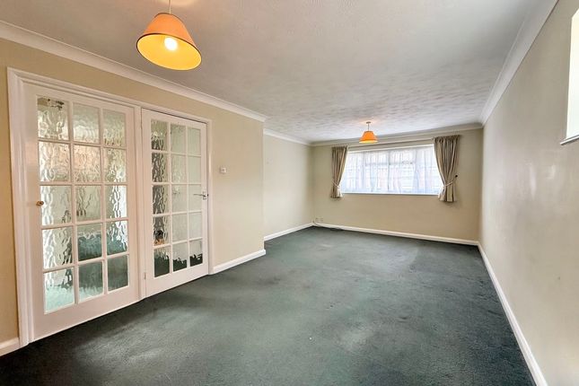 10a, Rothschild Road, Wing photo 4
