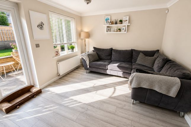 40, Smithy Croft, Rotherham photo 3