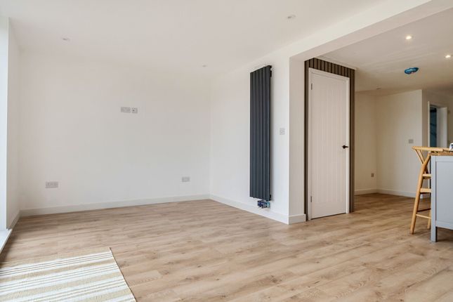 2 Park Road, Chichester photo 3