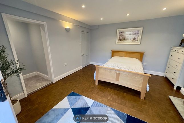 Clarence Square, Cheltenham photo 3