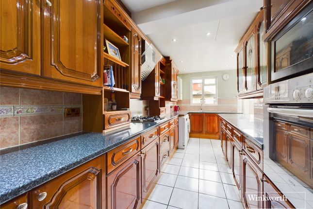 68, Princes Avenue, London photo 3