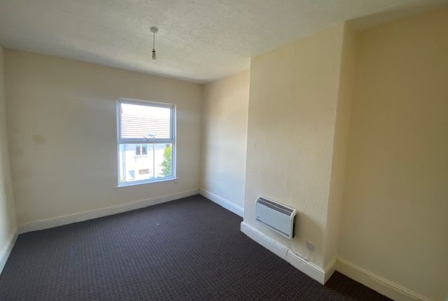 36 Flat 2, Roman Place Roundhay Leeds photo 3