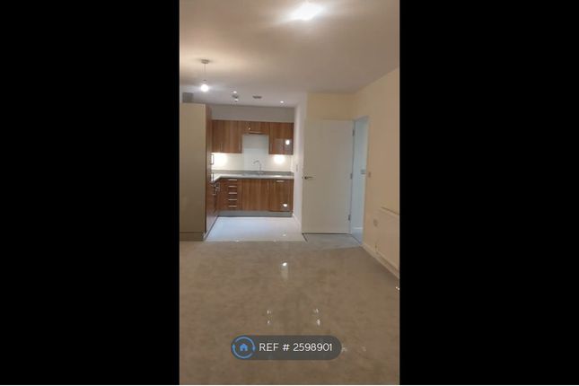 Modern 2 Bed Living Space In Peebles Court
