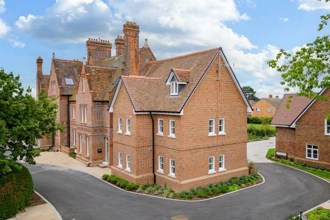 Flat to rent in Redwood Place, Writtle, Chelmsford