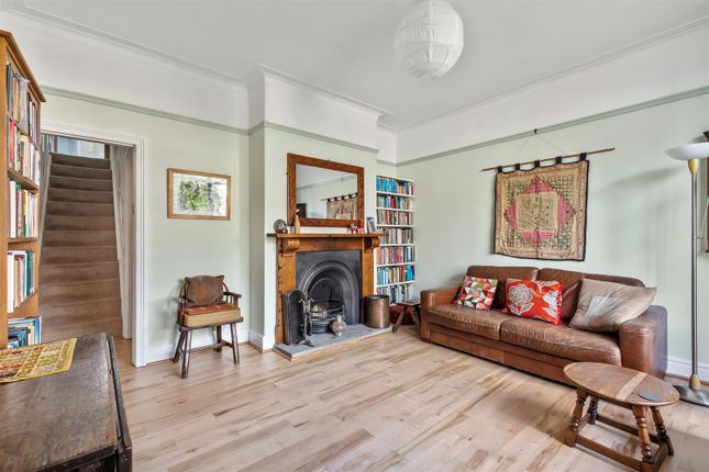 14, Leicester Crescent, Ilkley photo 3