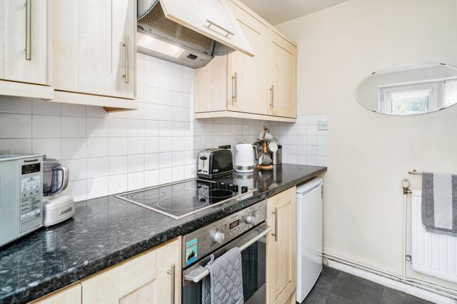 Flat for sale in Thurlby Close, Woodford Green