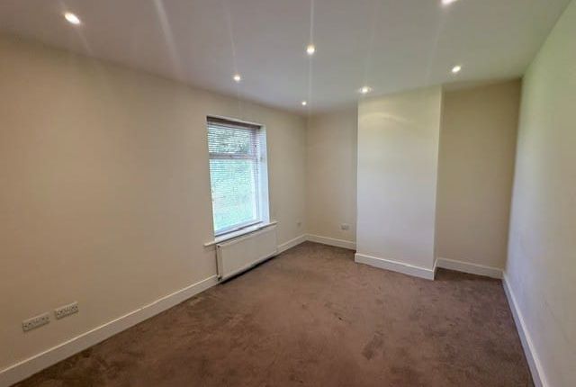 23, Plantation Street, Rossendale photo 4