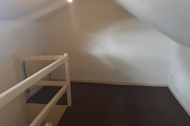 Flat 1, 19, Finkle Street, Doncaster photo 2