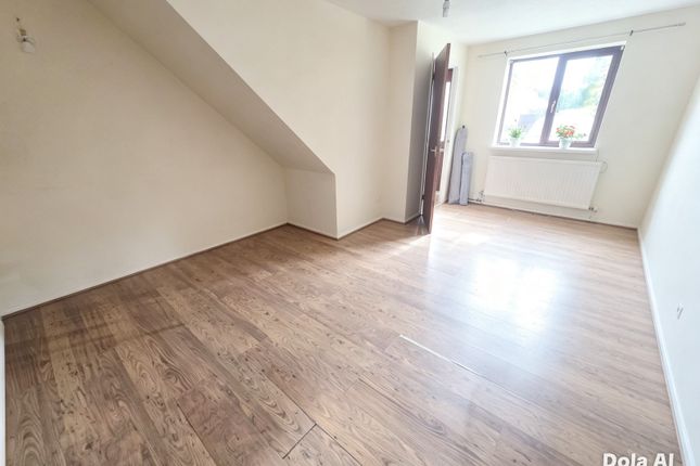 15, Clos Healy, Swansea photo 2
