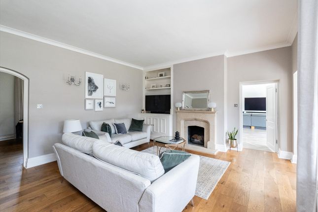 9, Westcar Lane, Walton-on-Thames photo 4