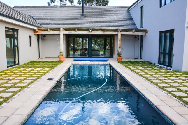 Farmhouse for sale in Mount Rhodes Estate, Somerset West, Cape Town, Western Cape, South Africa