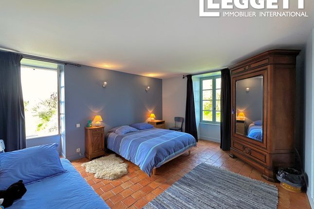 Villa for sale in Chalais, Charente, Nouvelle-Aquitaine