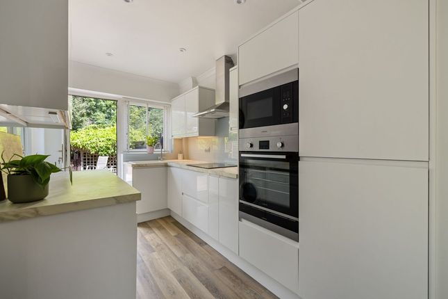 102 Beckingham Road, Guildford photo 3