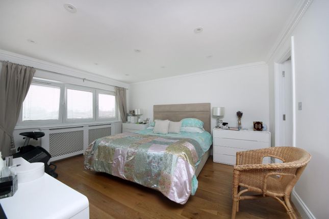 Semi-detached house for sale in Bowes Road, London