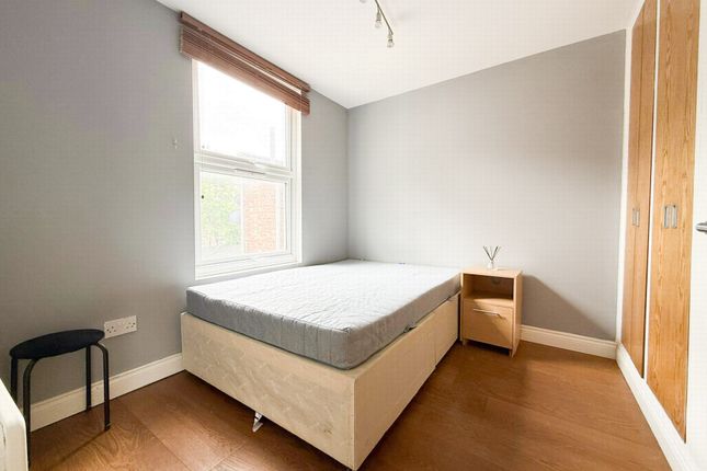 Flat 1x 282, Hermitage Road, London photo 4
