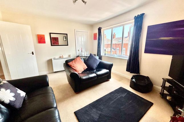 16, Station Court, Hornsea photo 3