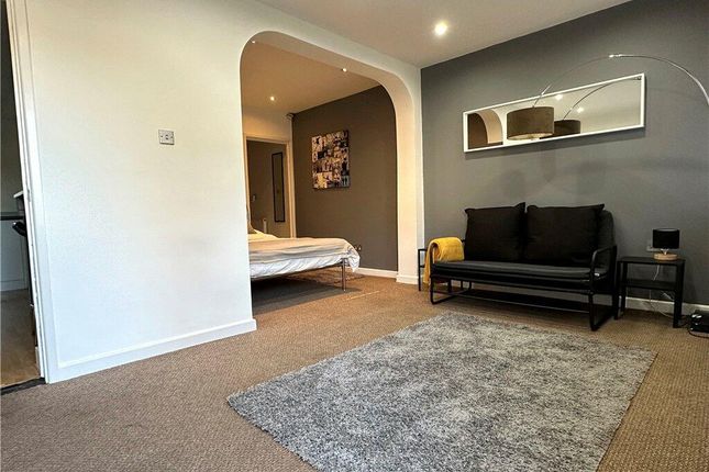 Thumbnail Flat to rent in Maybury Road, Woking