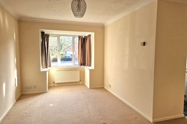 3, Fenchurch Mews, Wokingham photo 2