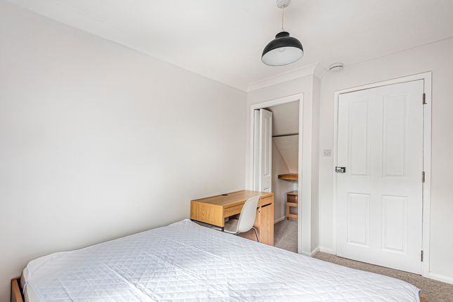 Town house to rent in Honeysuckle Close, Badger Farm, Winchester, Hampshire