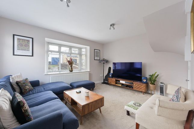 End terrace house for sale in Myrtle Grove, New Malden