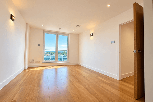 Flat 421, Platinum House, Lyon Road, Harrow photo 5
