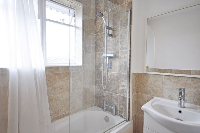 110 St Leonards Court, St Leonards Road, London photo 5