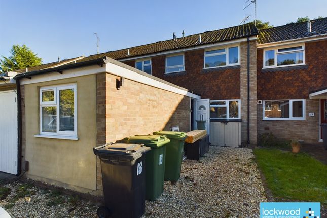 13, Roxburgh Close, Camberley photo 2