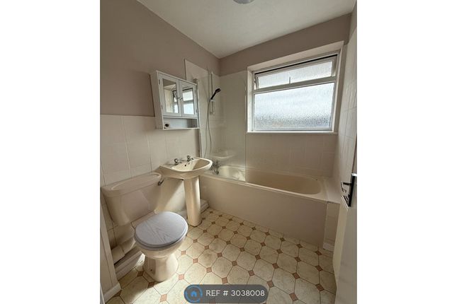 Redland Drive, Northampton photo 5
