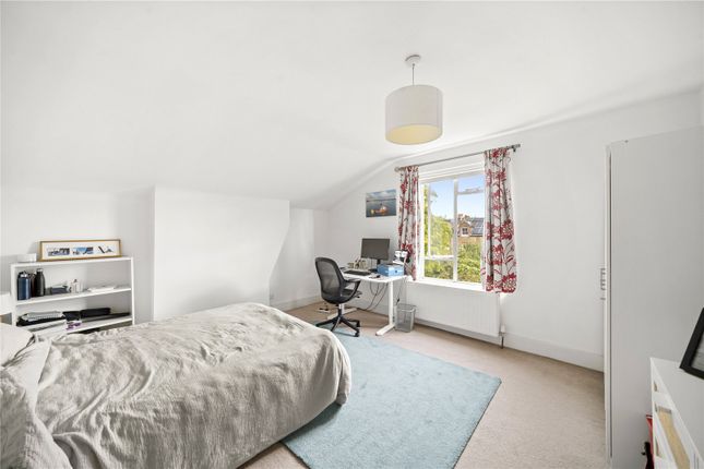 Flat 3, 109, Drakefield Road, London photo 4