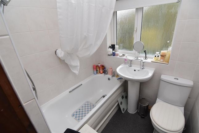89, Hodge Hill Road, Birmingham photo 3
