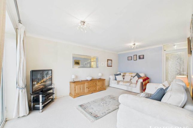 13, Surlingham Drive, Swaffham photo 4