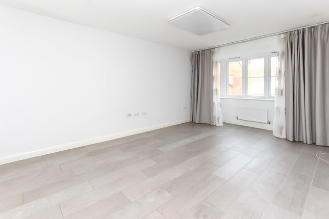 7, Sir Henry Fowler Way, Wellingborough photo 2