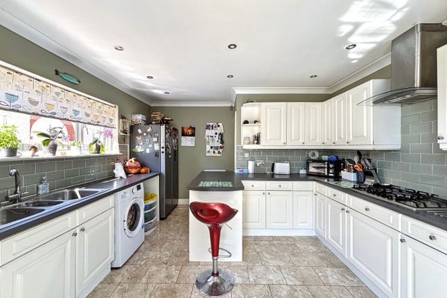12, Chantry Avenue, Bexhill-on-Sea photo 4