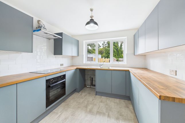 71, Earnshaw Drive, Leyland photo 4