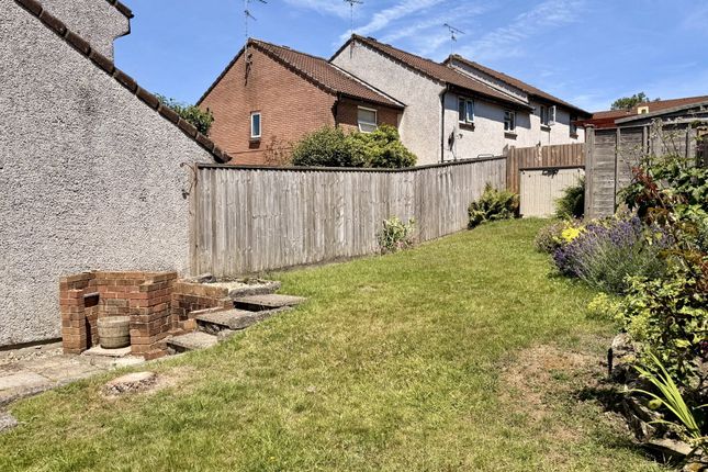 28, Hazelwood Close, Devon photo 3