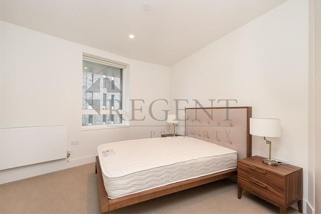 Flat 19, Foster Apartments, North End Road, London photo 4