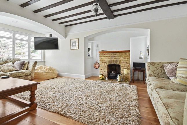 2, Firfield Road, Surrey photo 3