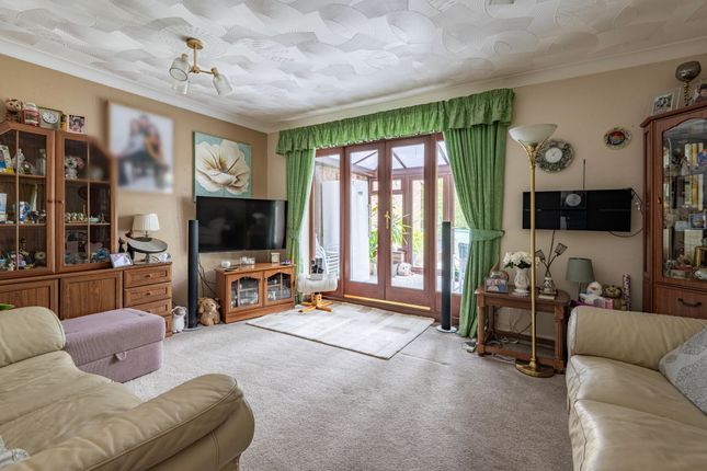 21 Potters Drive, Great Yarmouth photo 4