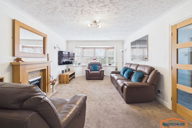 23 Holmbridge Grove, Walsall photo 4